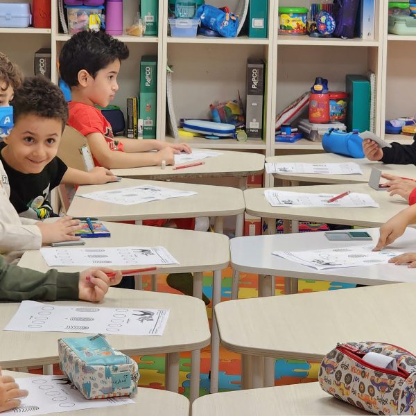 تم آموزشی من و تن - مهرماه 1402 - پیش‌دبستان مصباح دانش - 12