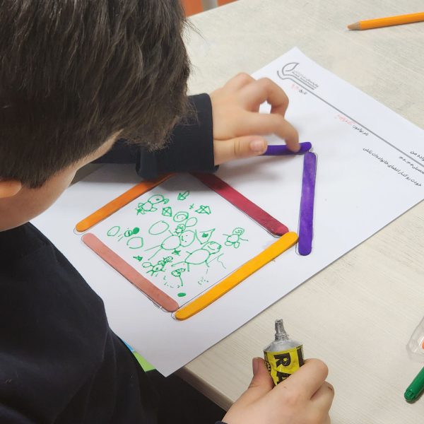 تم آموزشی من و تن - آذر ماه 1402 - پیش‌دبستان مصباح دانش - 18