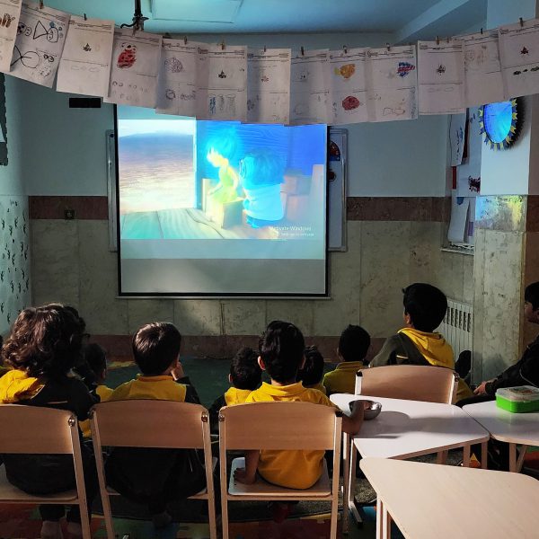 تم آموزشی من و تن - آبان ماه 1402 - پیش‌دبستان مصباح دانش - 15