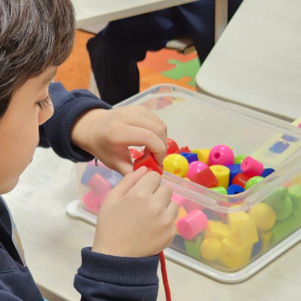 تم آموزشی من و تن - آبان ماه 1402 - پیش‌دبستان مصباح دانش - 17