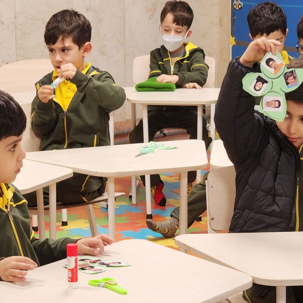 تم آموزشی من و تن - آذر ماه 1402 - پیش‌دبستان مصباح دانش - 26