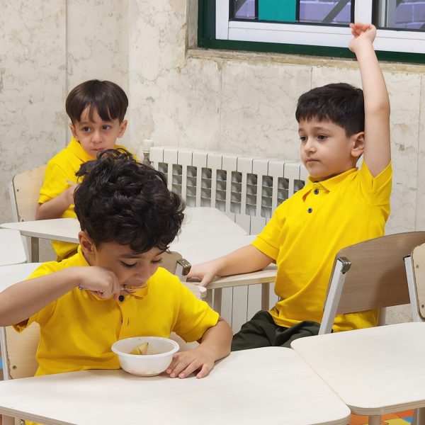 تم آموزشی من و تن - آبان ماه 1402 - پیش‌دبستان مصباح دانش - 2