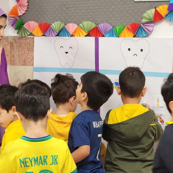 تم آموزشی من و تن - مهرماه 1402 - پیش‌دبستان مصباح دانش - 3