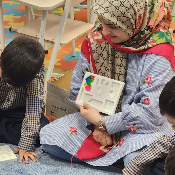 تم آموزشی من و تن - آبان ماه 1402 - پیش‌دبستان مصباح دانش - 24