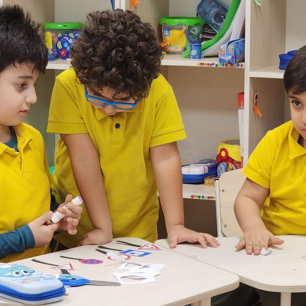 تم آموزشی ایران من، جهان ما - دی ماه 1402 - پیش‌دبستان مصباح دانش - 24