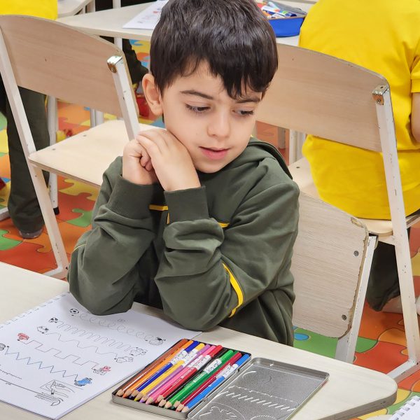 تم آموزشی من و تن - آبان ماه 1402 - پیش‌دبستان مصباح دانش - 4