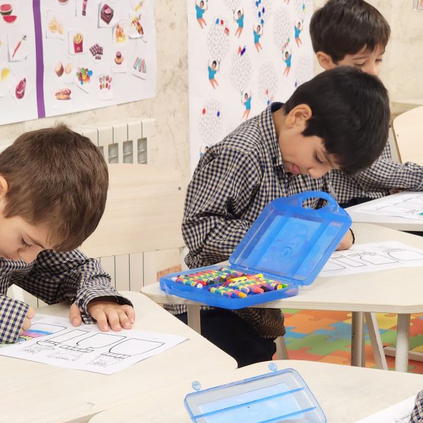 تم آموزشی من و تن - آبان ماه 1402 - پیش‌دبستان مصباح دانش - 8