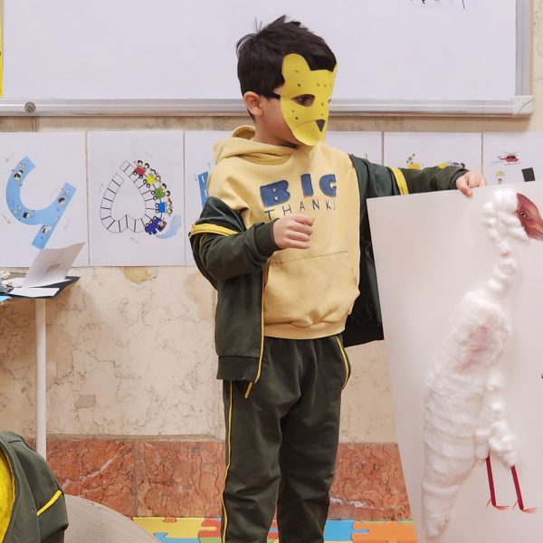 تم آموزشی ایران من، جهان ما – بهمن ماه 1402 – پیش‌دبستان مصباح دانش - 15