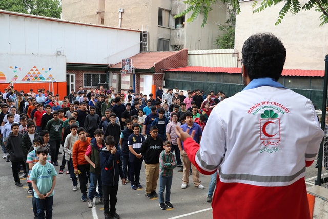 روز جهانی هلال احمر- دوره اول متوسطه پسرانه