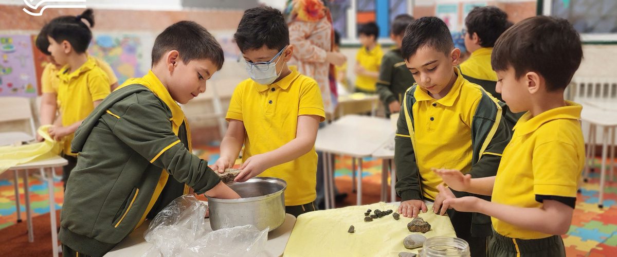 تم آموزشی زمین ما - فروردین و اردیبهشت ماه 1403 - پیش‌دبستان مصباح دانش - 18