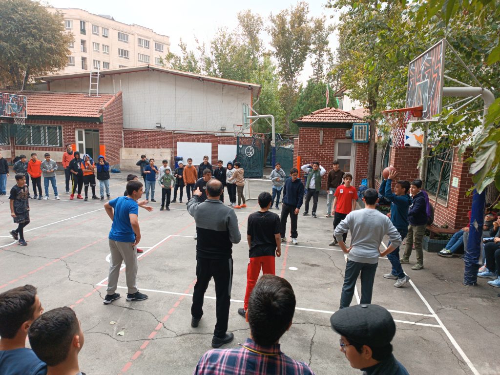 المپیک ورزشی، مسابقات، دوره اول متوسطه