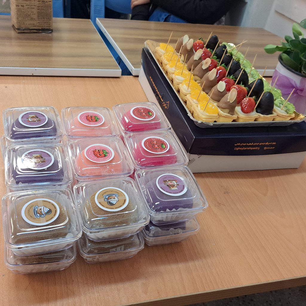 پذیرایی به مناسبت مبعث- متوسطه دوره اول دخترانه