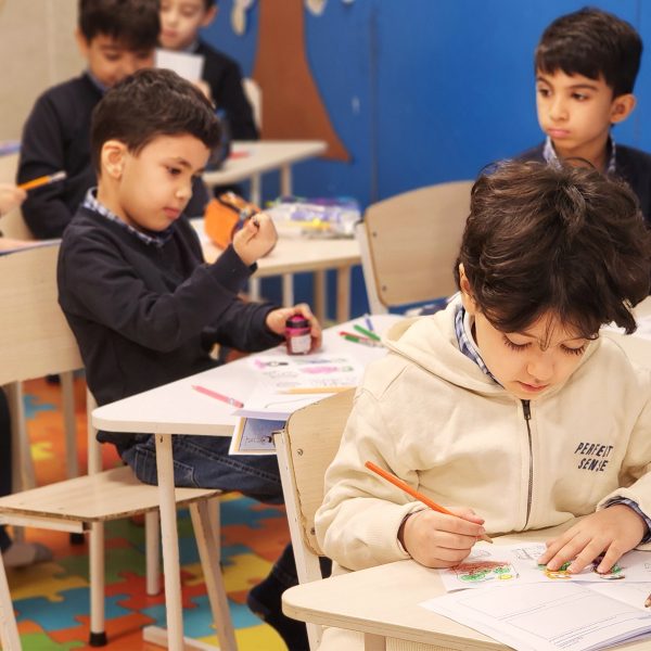 تم آموزشی ایران من، جهان ما – سال تحصیلی 1404-1403 – پیش‌دبستان مصباح دانش - 18