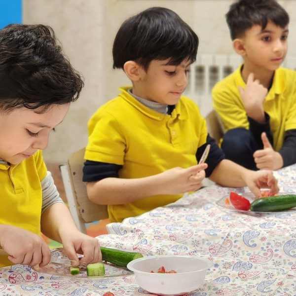 تم آموزشی ایران من، جهان ما – سال تحصیلی 1404-1403 – پیش‌دبستان مصباح دانش - 34