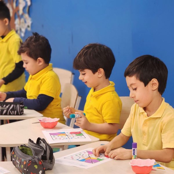 تم آموزشی ایران من، جهان ما – سال تحصیلی 1404-1403 – پیش‌دبستان مصباح دانش - 40