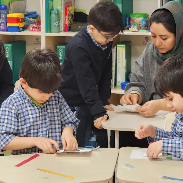 تم آموزشی ایران من، جهان ما – سال تحصیلی 1404-1403 – پیش‌دبستان مصباح دانش - 60