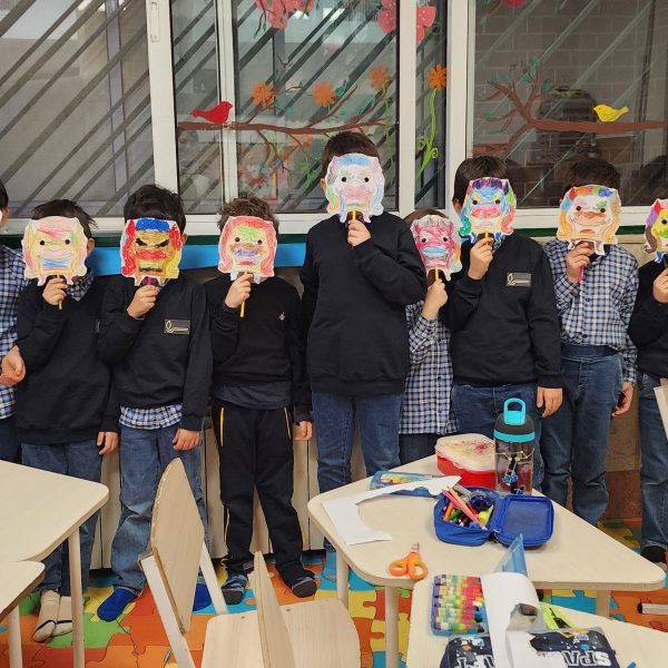 تم آموزشی ایران من، جهان ما – سال تحصیلی 1404-1403 – پیش‌دبستان مصباح دانش - 62