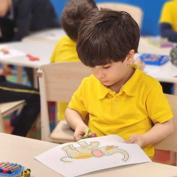 تم آموزشی ایران من، جهان ما – سال تحصیلی 1404-1403 – پیش‌دبستان مصباح دانش - 66