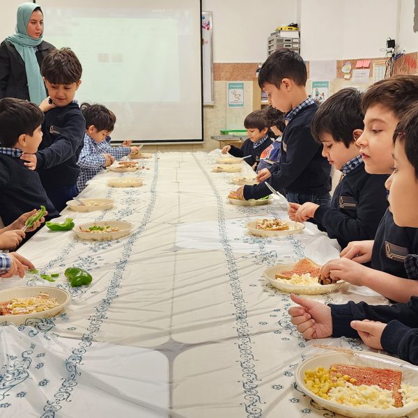 تم آموزشی ایران من، جهان ما – سال تحصیلی 1404-1403 – پیش‌دبستان مصباح دانش - 71