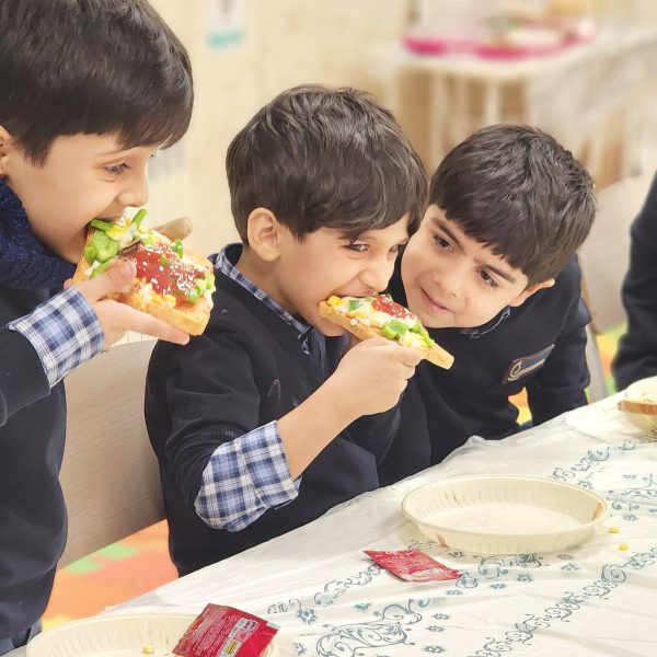 تم آموزشی ایران من، جهان ما – سال تحصیلی 1404-1403 – پیش‌دبستان مصباح دانش - 72