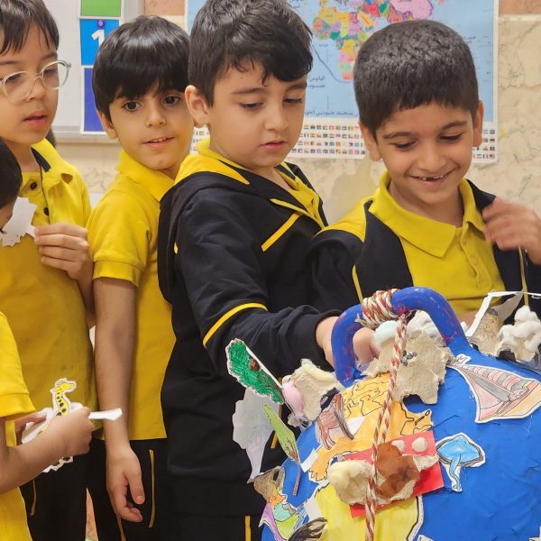 تم آموزشی زمین ما– سال تحصیلی 1404-1403 – پیش‌دبستان مصباح دانش - 34