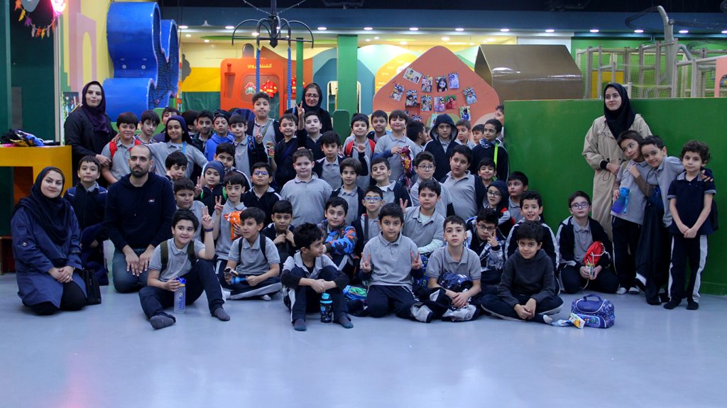 اردوی روشانولند _ دبستان