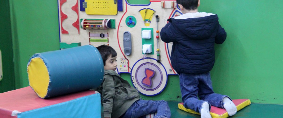 اردوی روشانولند _ دبستان